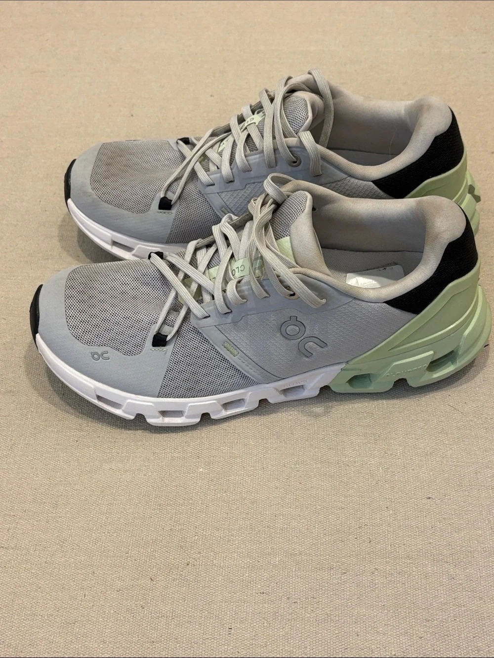 On Clouds light grey